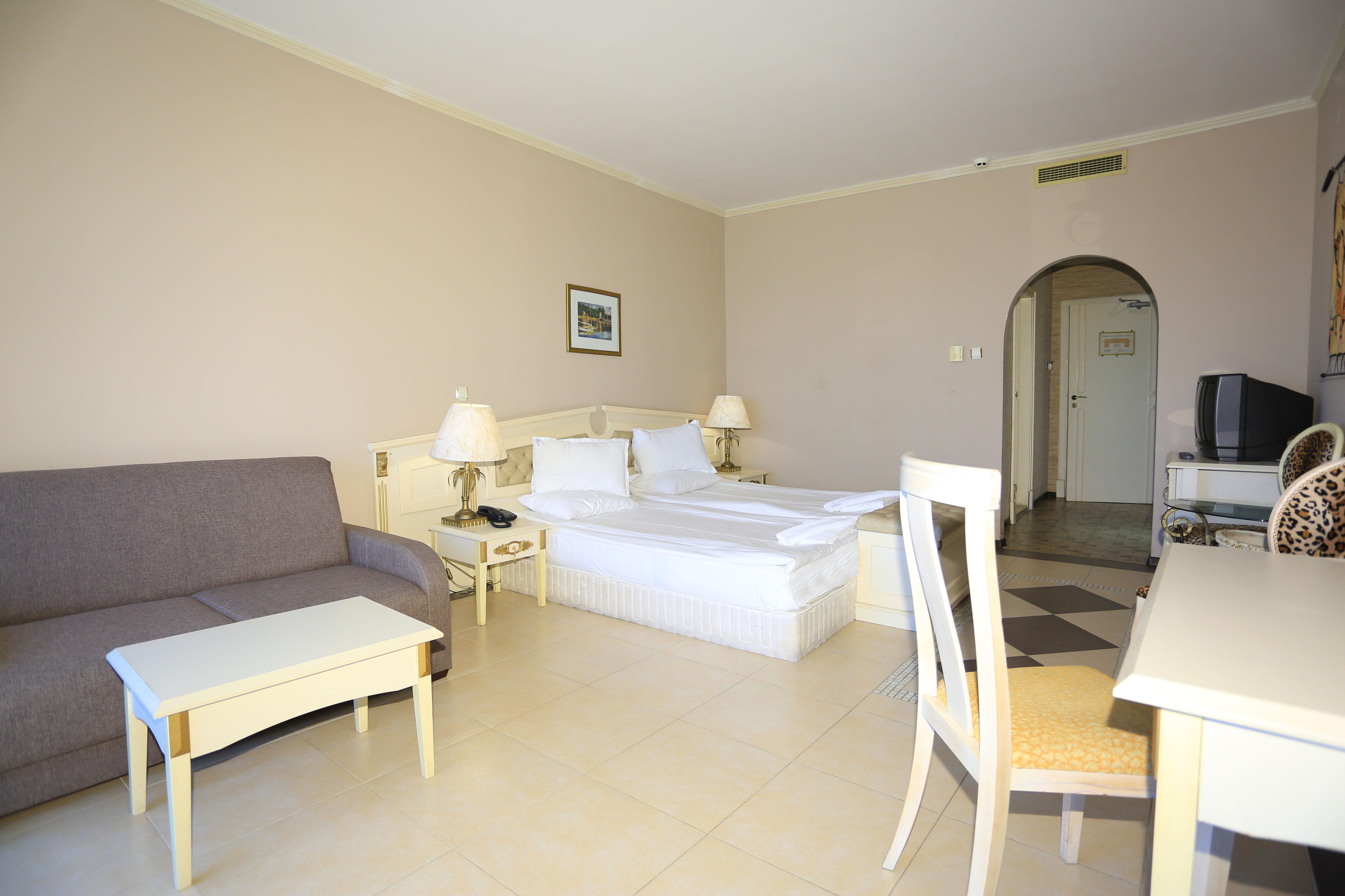 Imperial Palace Hotel Sunny Beach Buitenkant foto A typical hotel room