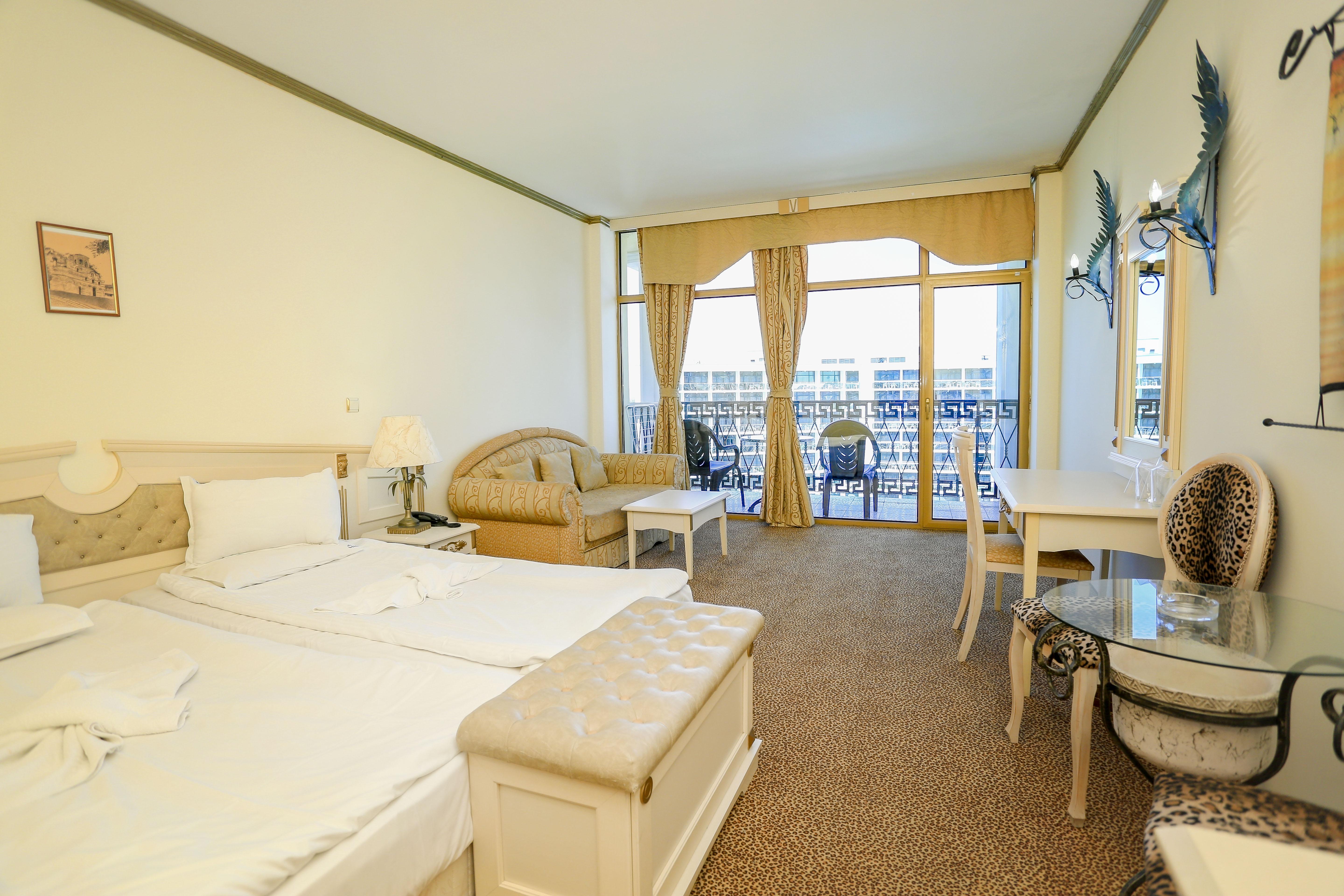 Imperial Palace Hotel Sunny Beach Buitenkant foto A room at the hotel