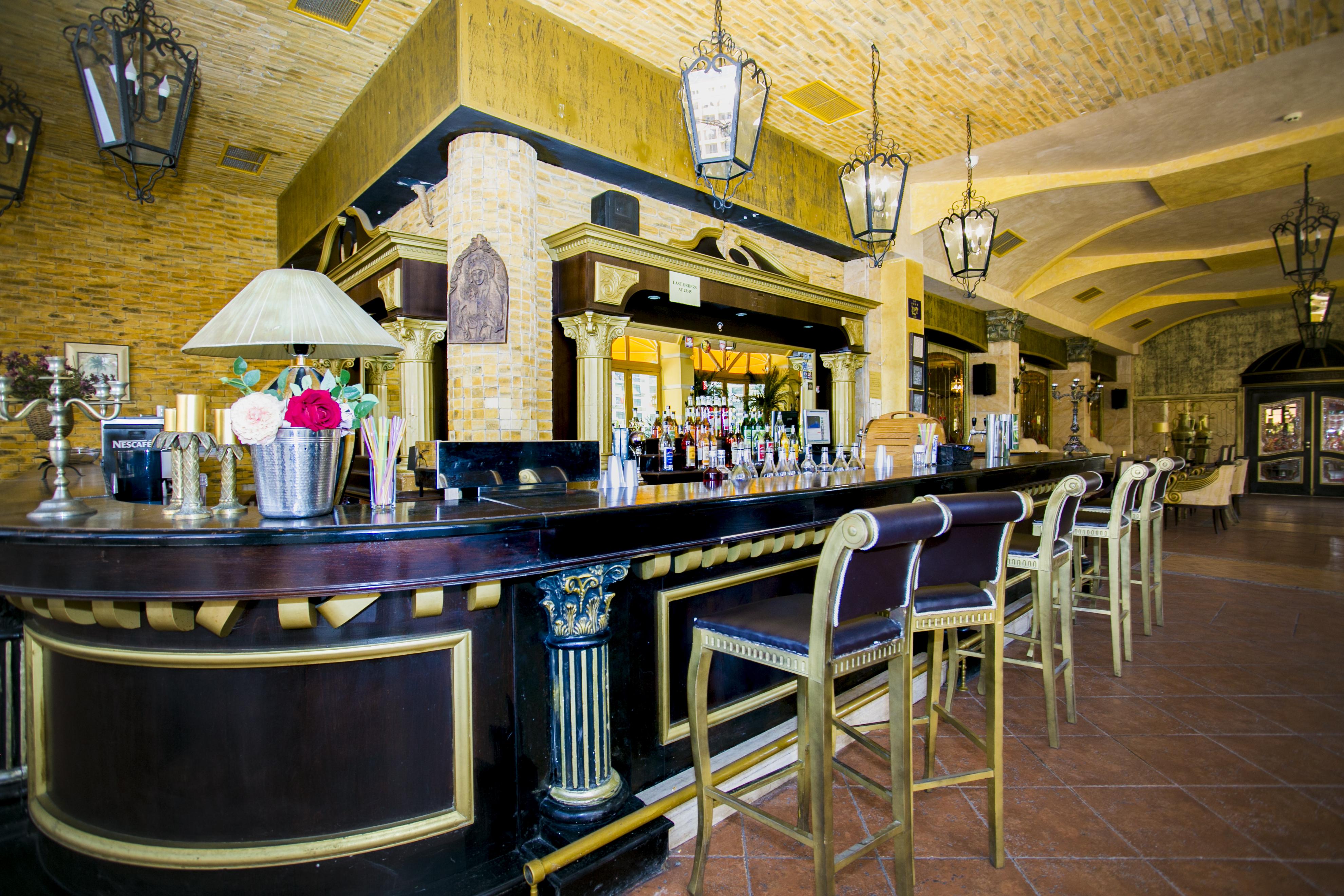 Imperial Palace Hotel Sunny Beach Buitenkant foto The bar at the hotel