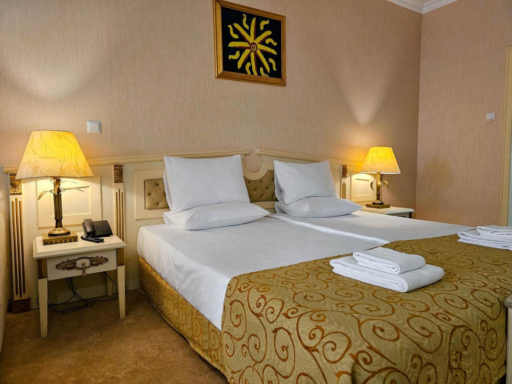 Imperial Palace Hotel Sunny Beach Buitenkant foto A room at the hotel